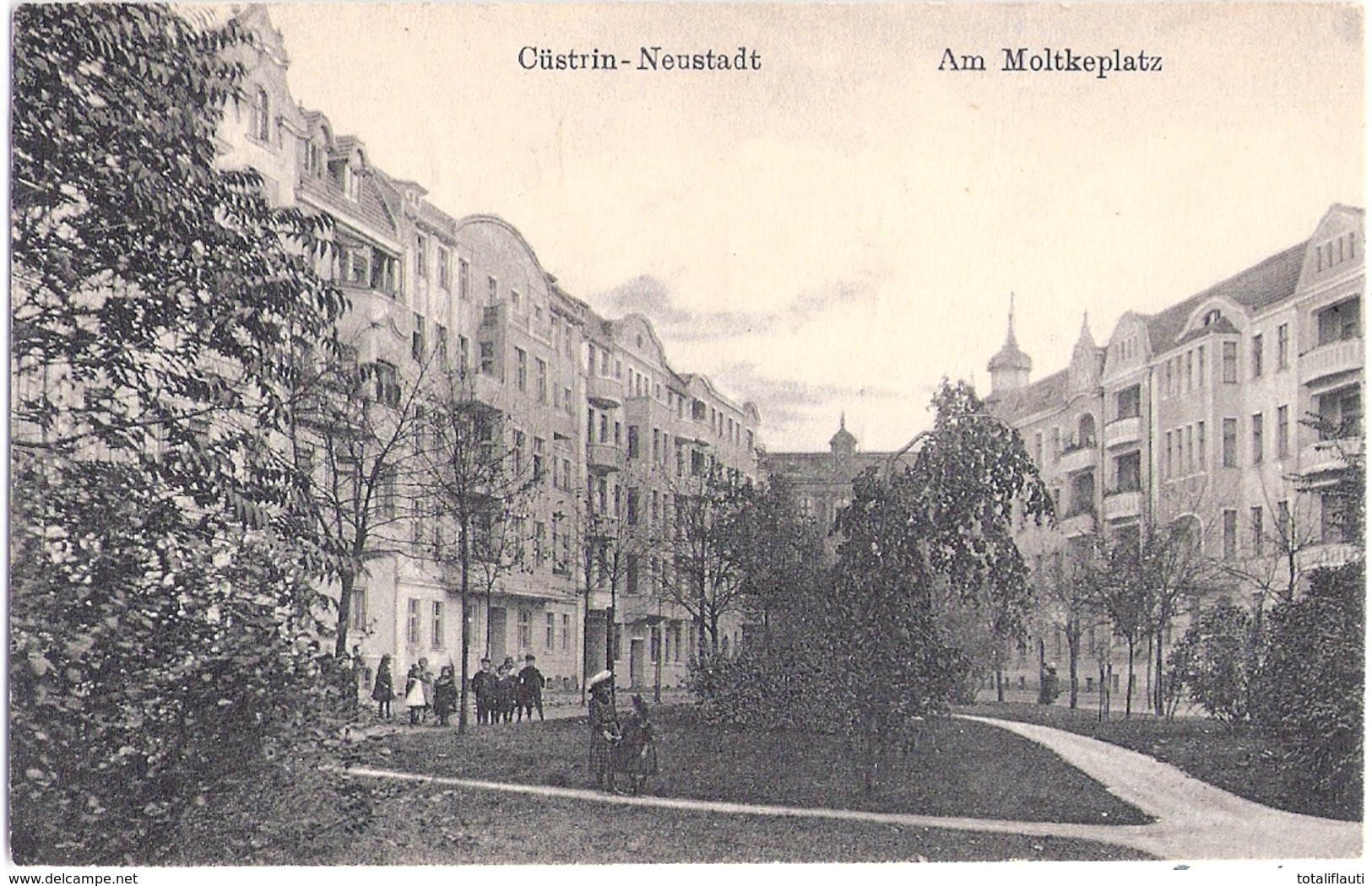 KÜSTRIN Neustadt Moltkeplatz Belebt Kindergruppe Feldpost CÜSTRIN Kostrzyn Als Feldpost 12.1.1916 Gelaufen - Neumark