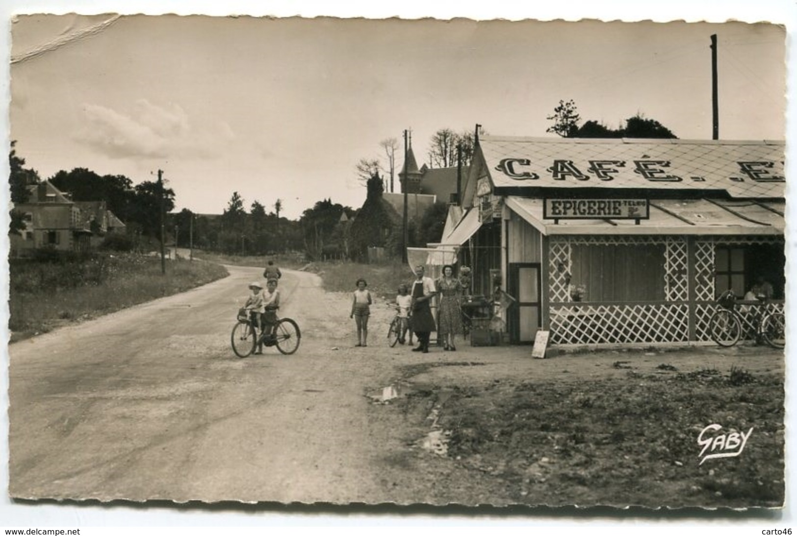 VIERVILLE - St LAURENT  - Rue De La Mer - Café-Epicerie  - Voir Scan - Villerville