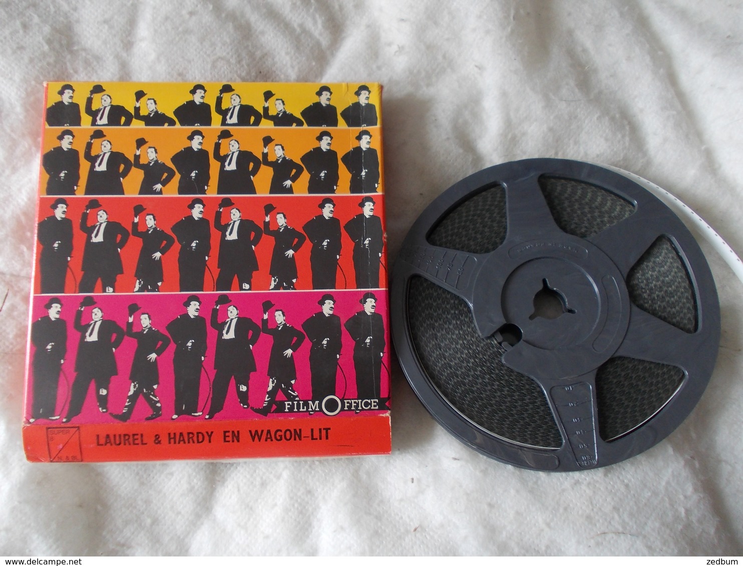 Super 8 Laurel Et Hardy En Wagon Lit Film Office - Bobines De Films: 35mm - 16mm - 9,5+8+S8mm