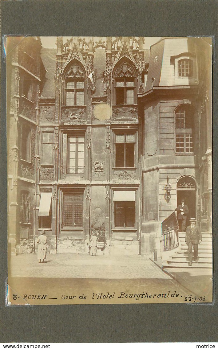 ROUEN (seine  Maritime) - Cour De L'hôtel Bourgtheroulde,dans Les Années 20 ( Photo Format 10,9cm X 8,4cm). - Lieux