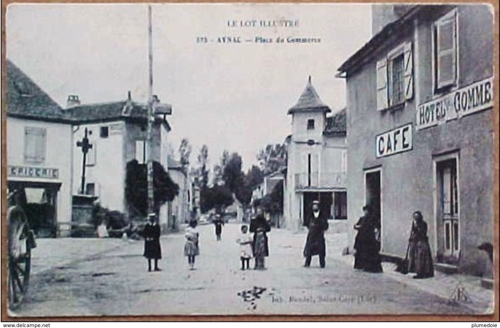 Cpa 46 AYNAC Animée PLACE DU COMMERCE , Café Hotel , Epicerie , 1907  , EDITEUR BAUDEL SAINT CERE - Autres & Non Classés