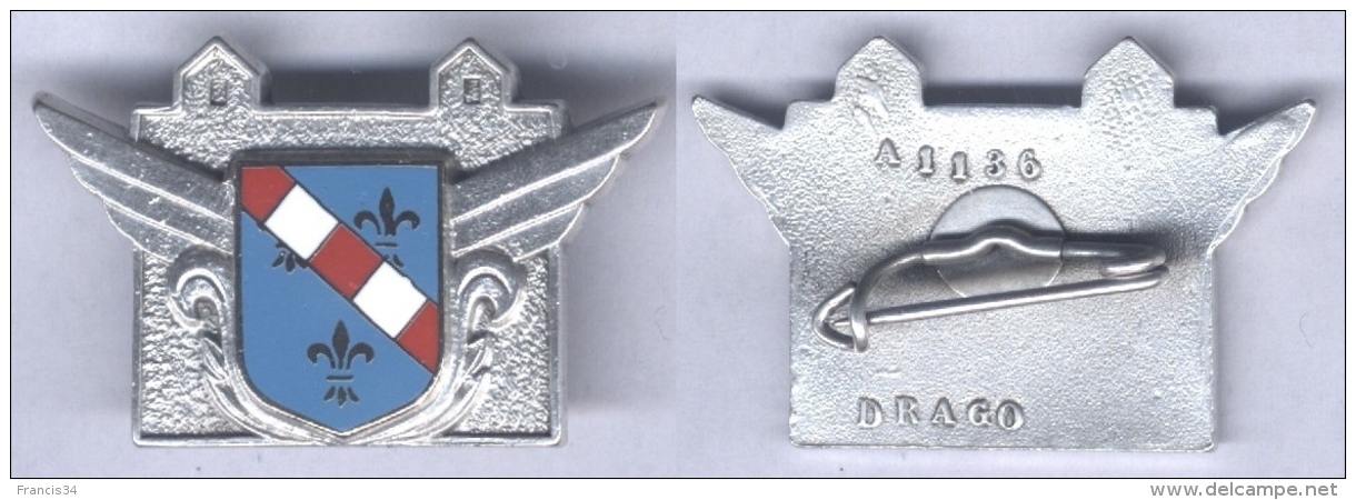 Insigne De L'Etablissement Ravitailleur Du Commissariat De L'Air N° 782 - Armée De L'air