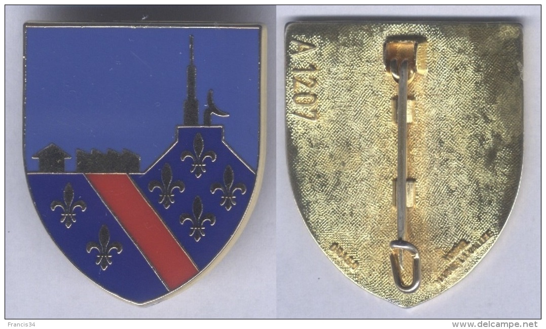 Insigne De La Base Aérienne 277 - Varennes - Armée De L'air