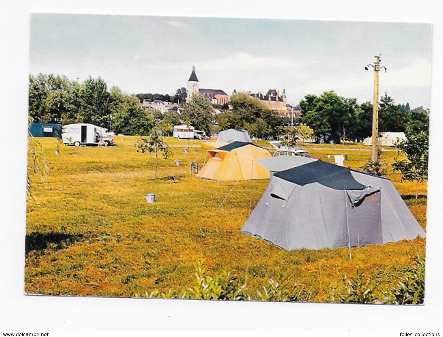 CPM  45 Loiret.  GIEN LE CAMPING. - Gien