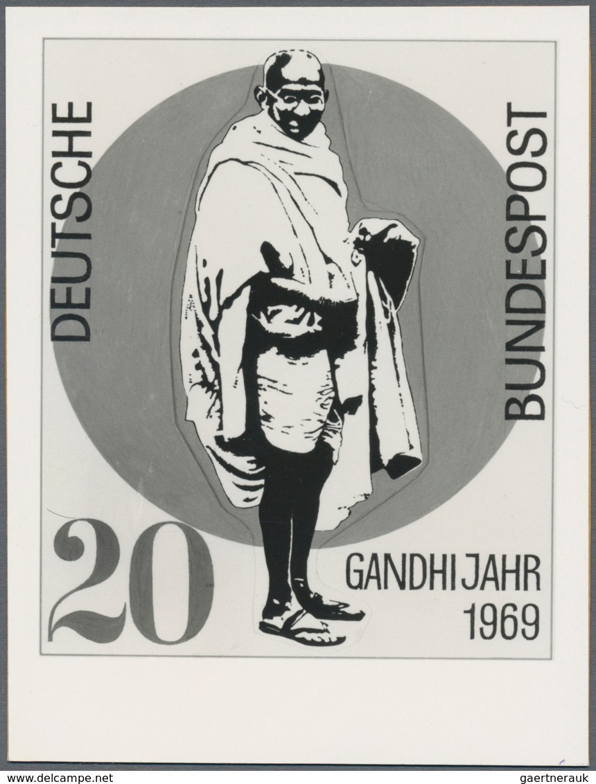 Thematik: Persönlichkeiten - Gandhi / Personalities - Gandhi: 1969 GANDHI: Four Different Photograph - Mahatma Gandhi