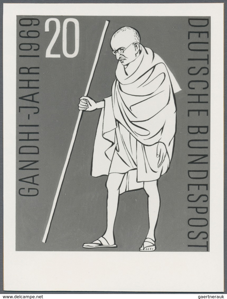 Thematik: Persönlichkeiten - Gandhi / Personalities - Gandhi: 1969 GANDHI: Four Different Photograph - Mahatma Gandhi