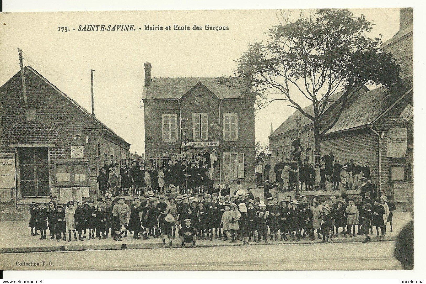 10 - SAINTE SAVINE / MAIRIE ET ECOLE DES GARCONS - Autres & Non Classés