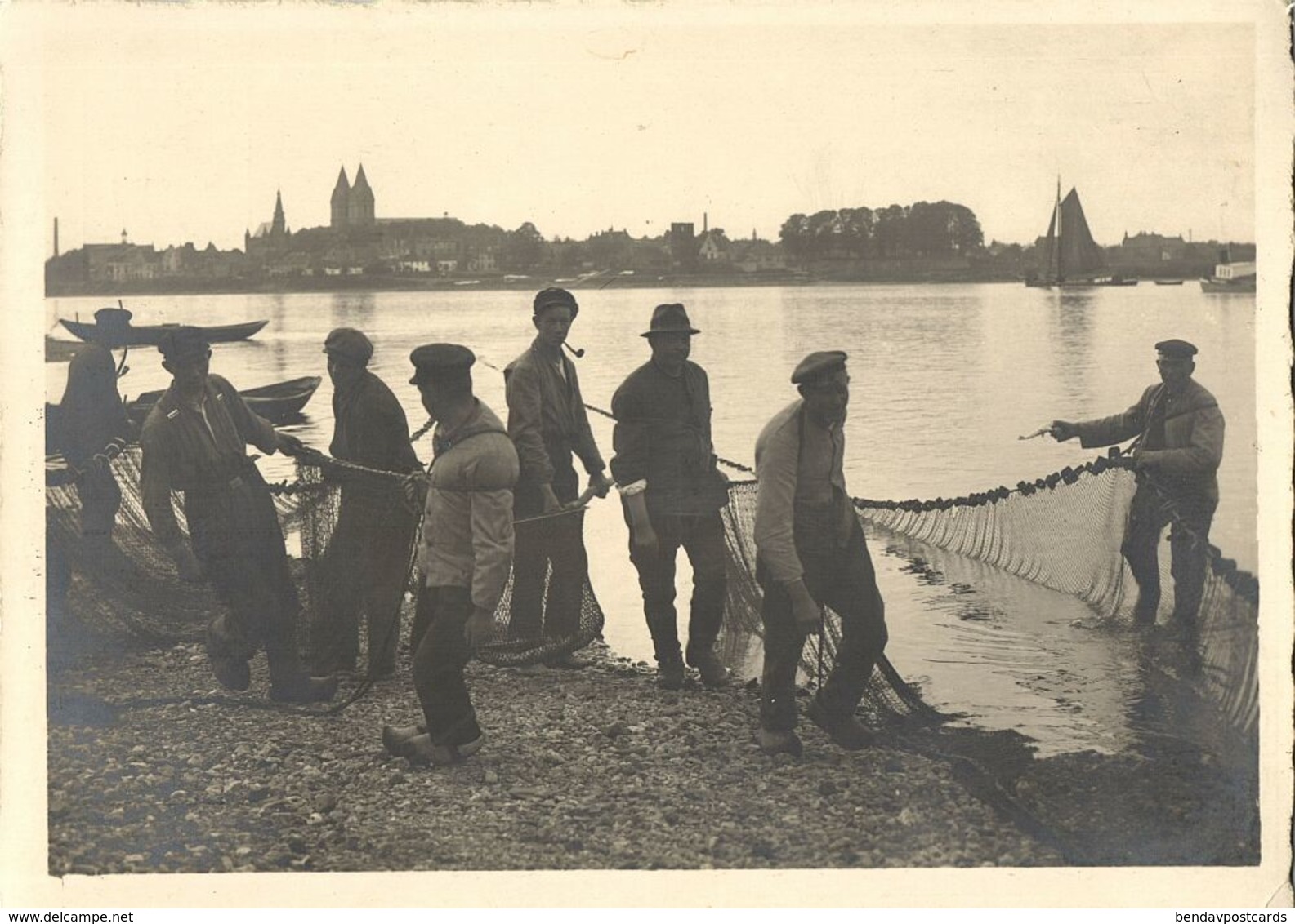 REES, Niederrhein, Fischer Bringen Fischernetz Ein (1930s) AK - Other & Unclassified