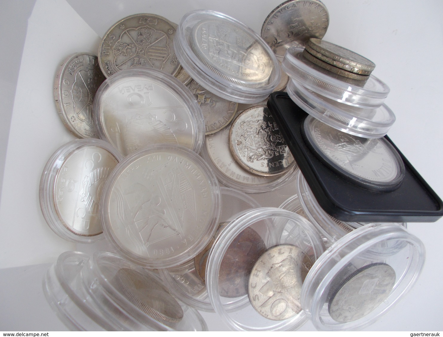 Alle Welt: Eine Sehr Umfangreiche Sammlung An Münzen Aus Aller Welt. Dabei Viele Klein- Und Umlaufmü - Andere & Zonder Classificatie