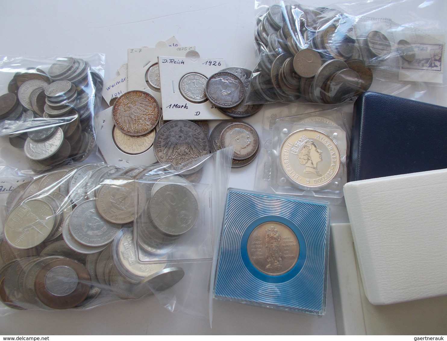 Alle Welt: Eine Kleine Sammlung Diverser Münzen. Bisschen Kaiserreich, DDR, Welt Sowie 3 Silberunzen - Autres & Non Classés