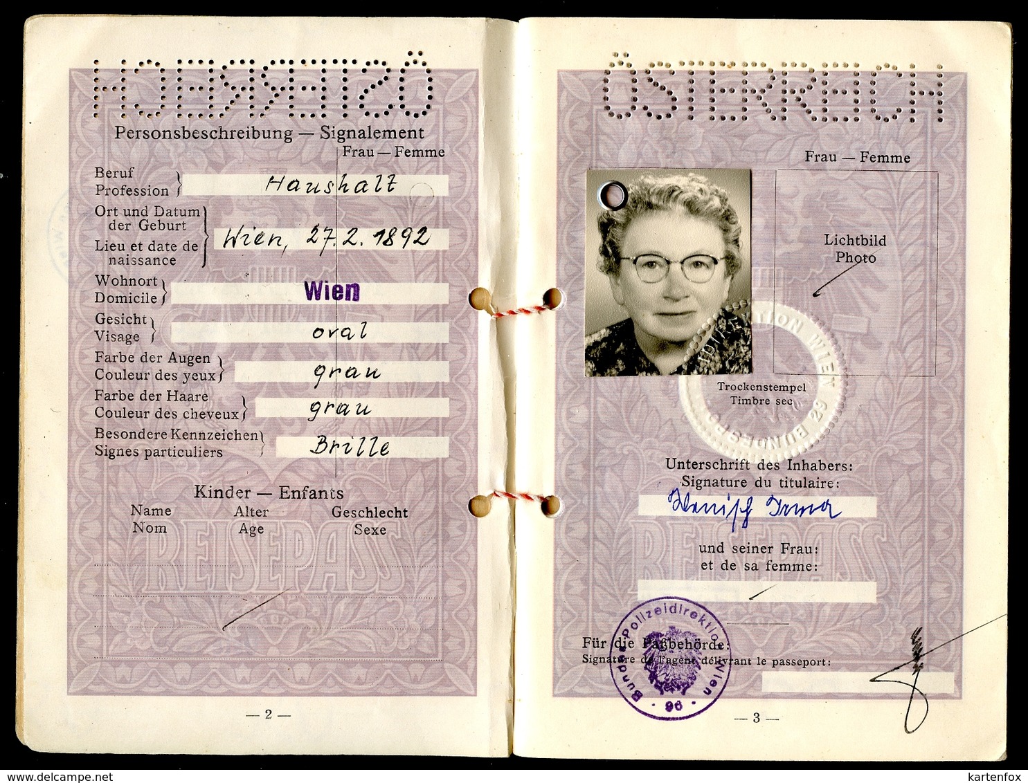 Reisepass Österreich, 2 Stück, Ehepaar, 1953, 1963, Ahnenpass und Blutblatt