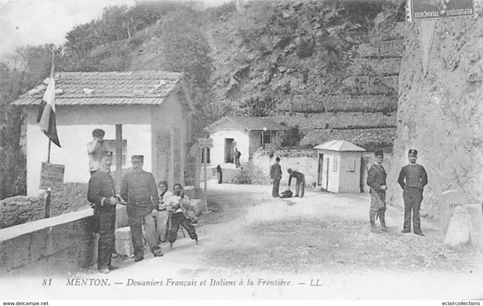 Menton           06       La Frontière. Douaniers Français Et Italiens       (voir Scan) - Menton