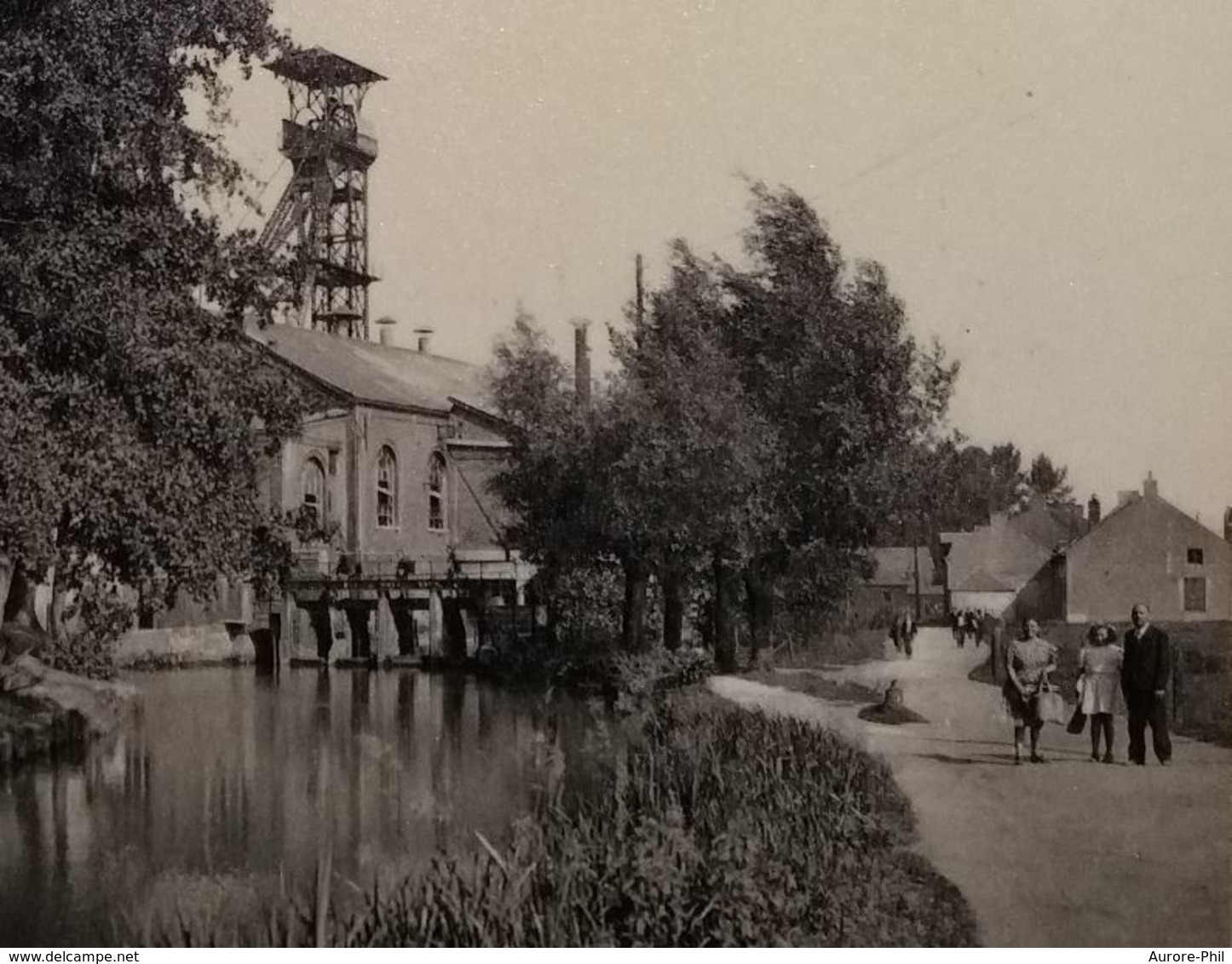 Quiévrain Frontière Française Le Pont Du Moulin (Charbonnage Châssis à Molettes) - Quiévrain