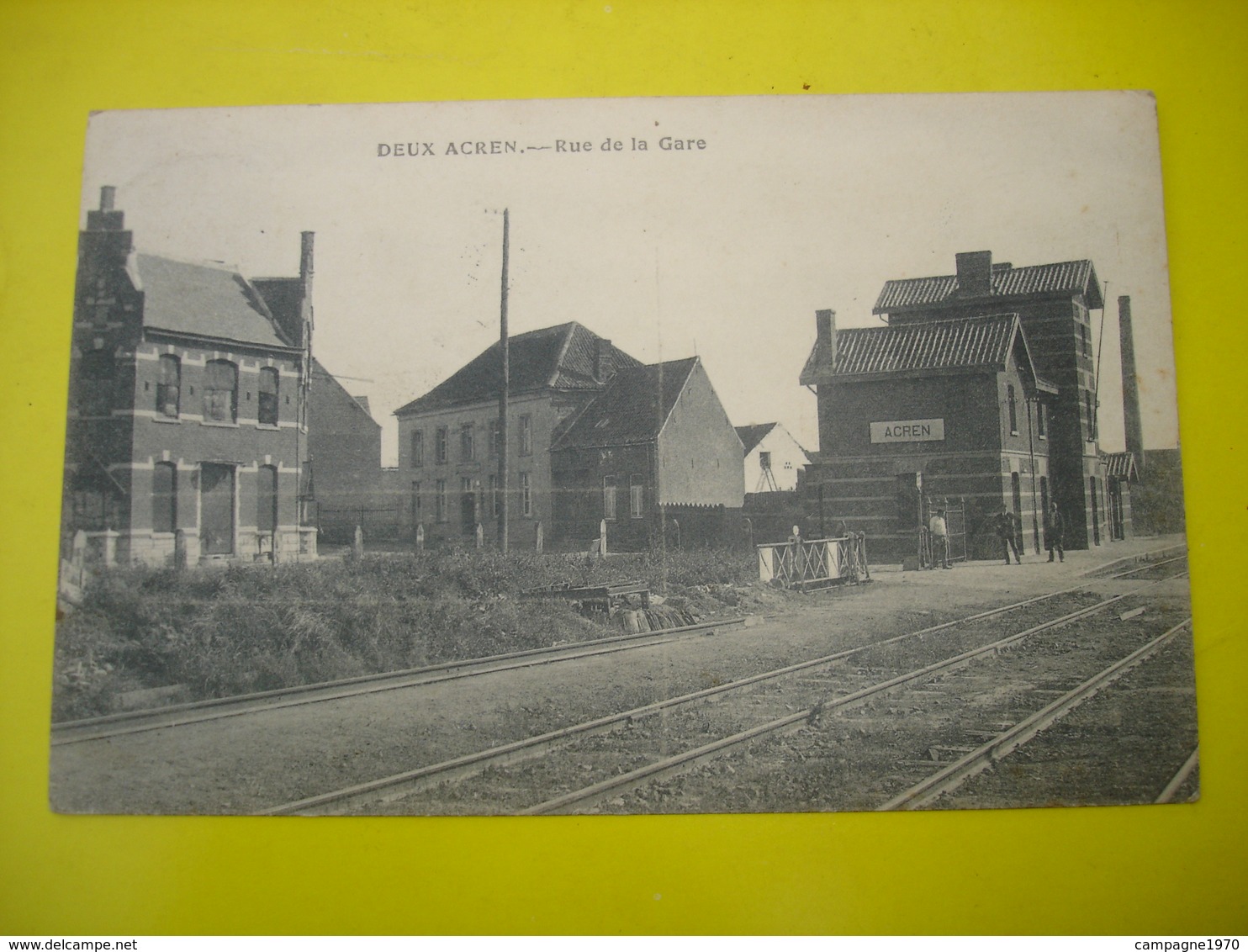 TOP CPA !! DEUX ACREN ( LESSINES ATH ) - RUE DE LA GARE ( STATION - 1920 ) - Lessen