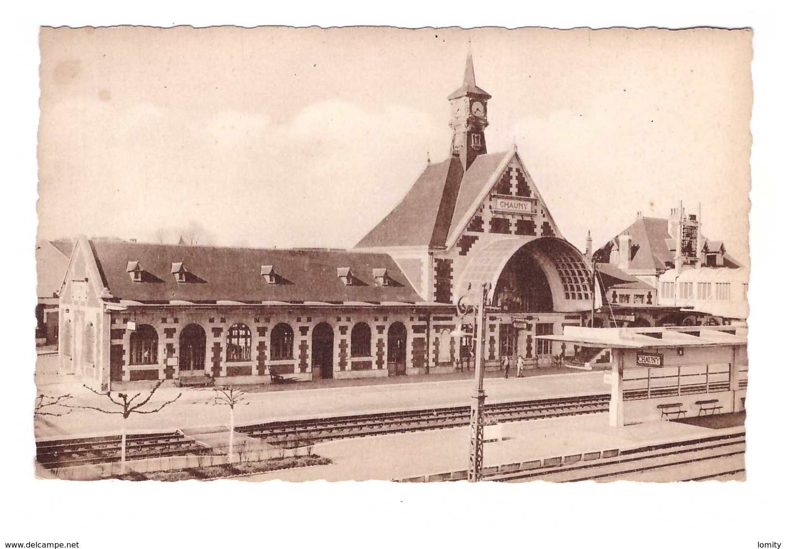 Gare Sans Train Chemin De Fer Chauny 02 Aisne - Gares - Sans Trains