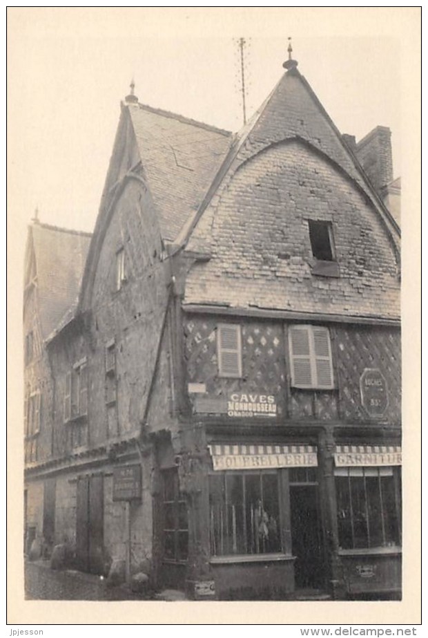 PHOTOGRAPHIE   LOIR ET CHER  MONTRICHARD   VIEILLE MAISON (BOURRELERIE)  DEUX PHOTOS  1928 - Lieux