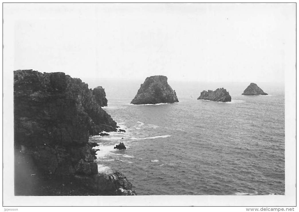 PHOTOGRAPHIE  FINISTERE   POINTE DE PEN HIR  DEUX PHOTOS  1935 - Lieux