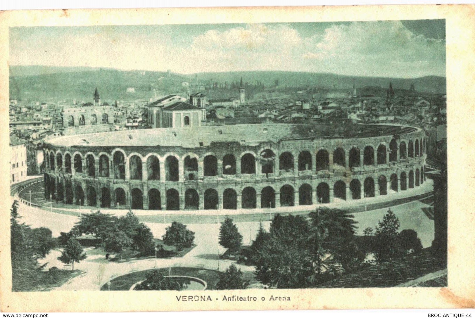 CPA N°22908 - LOT DE 12 CARTES DE VERONA - ARENA - DONT UNE GRAVURE OU LITHO OU DESSIN