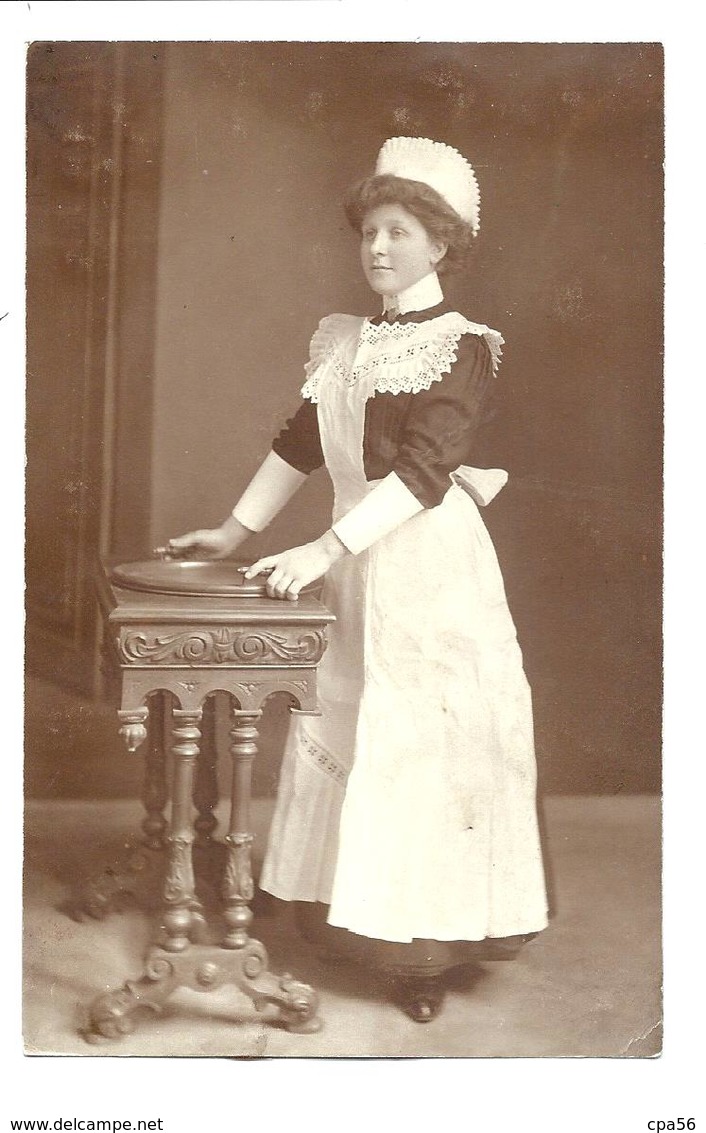 CARTE PHOTO Anglaise - Une Bonne: Juliette FEUILLET - Photo Prise à LONDON 6 MAI 1911 - Photos