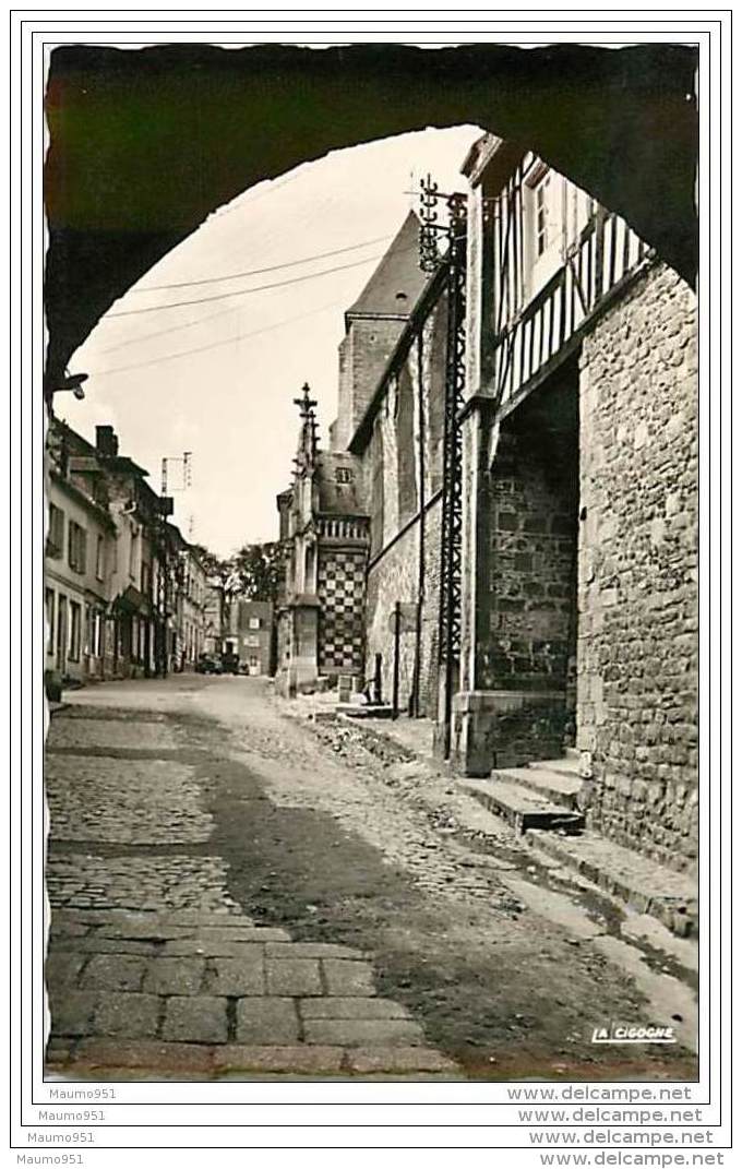 80 SAINT VALERY SUR SOMME - Le Porche De L'Eglise - Saint Valery Sur Somme