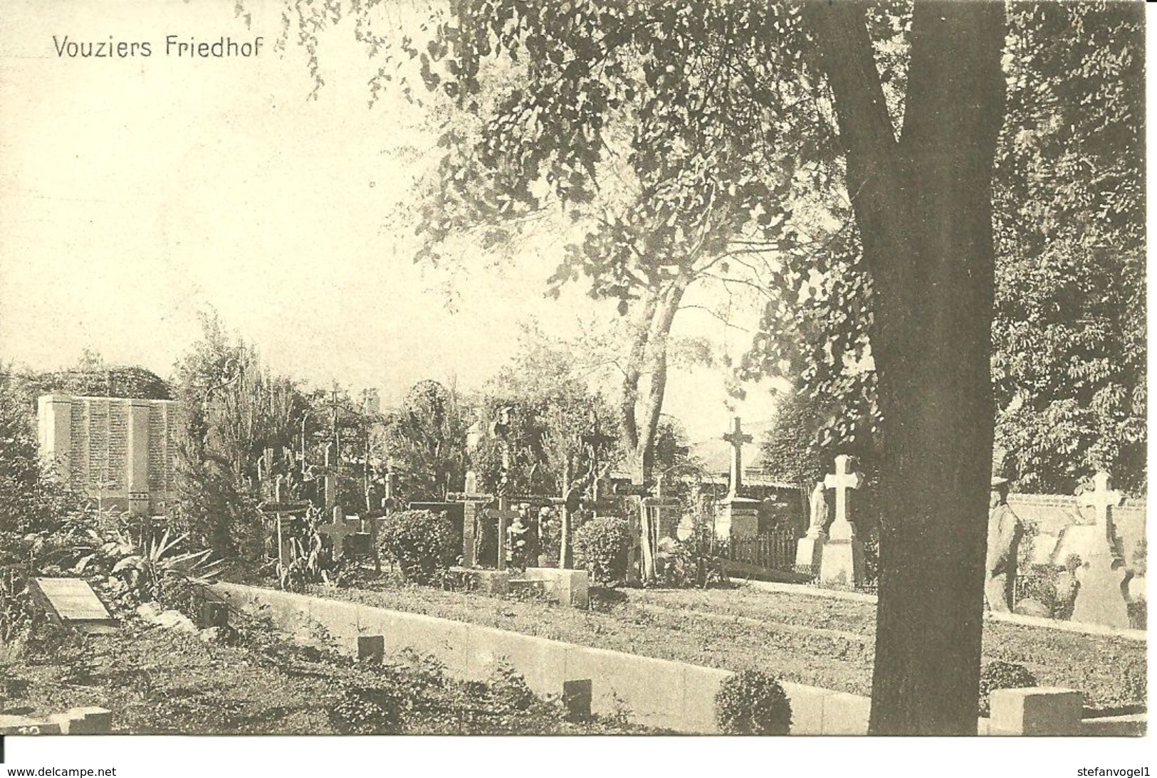 Vouziers, Soldatenfriedhof - Soldatenfriedhöfen