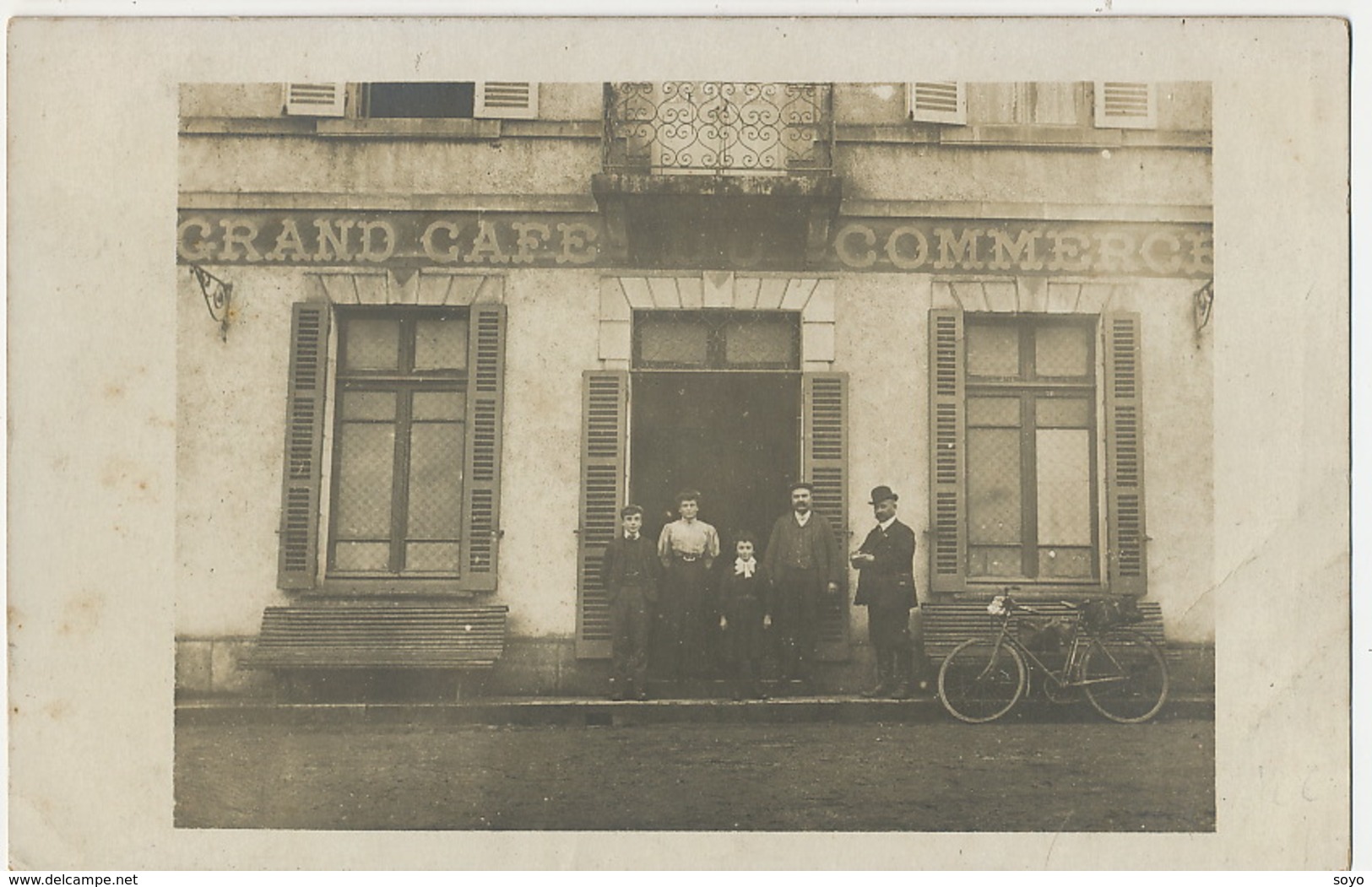 Carte Photo  Grand Café Du Commerce  Carte Envoyée à Vierzon Forges Cher - Cafés