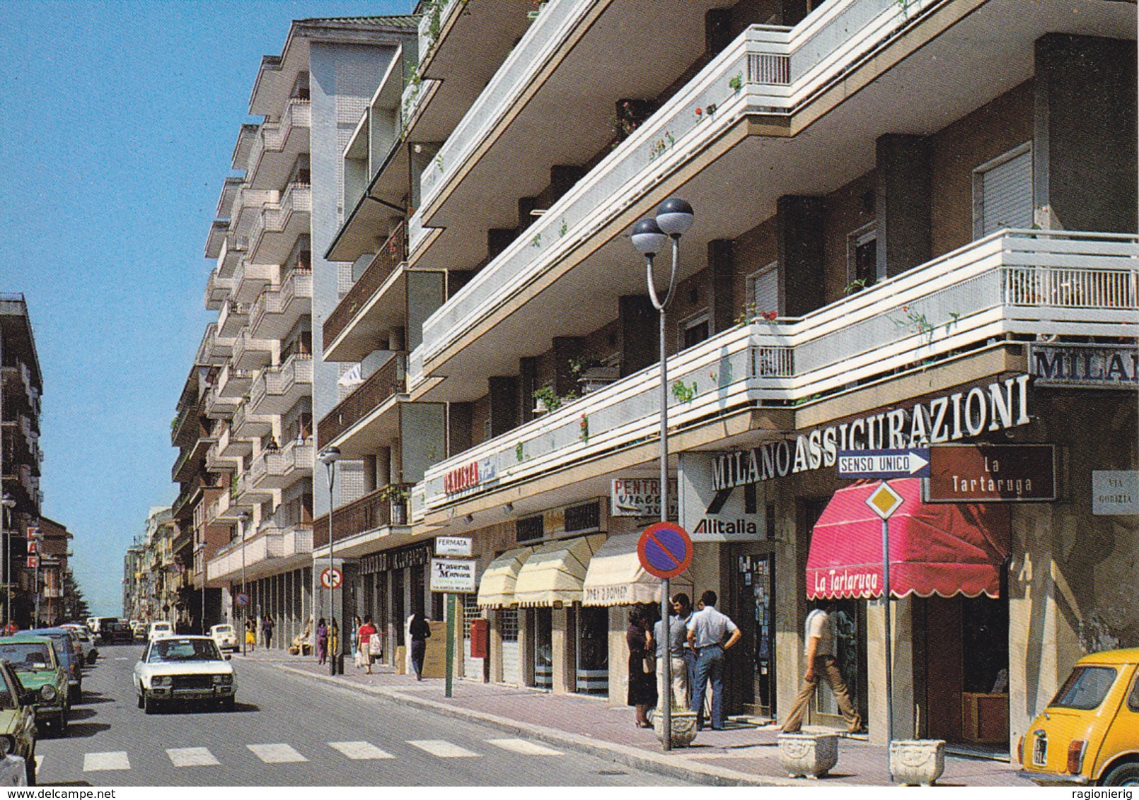 ISERNIA - Corso Garibaldi Con Negozi E Auto - Milano Assicurazioni - Isernia