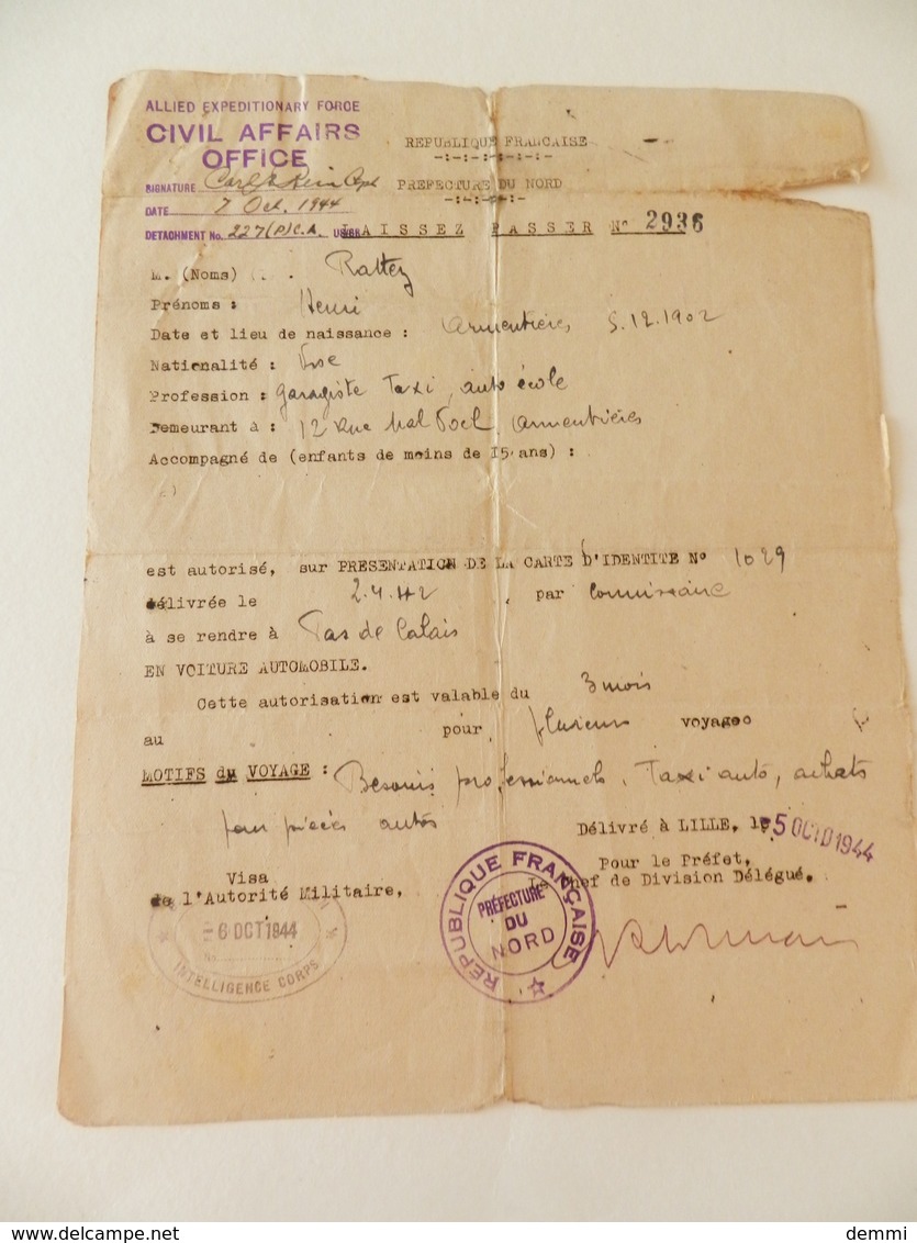 Militaria  - Lille (59) - 1944 - Laissez-Passer - Cachet : Civil Affairs Office - Armentières - Documents