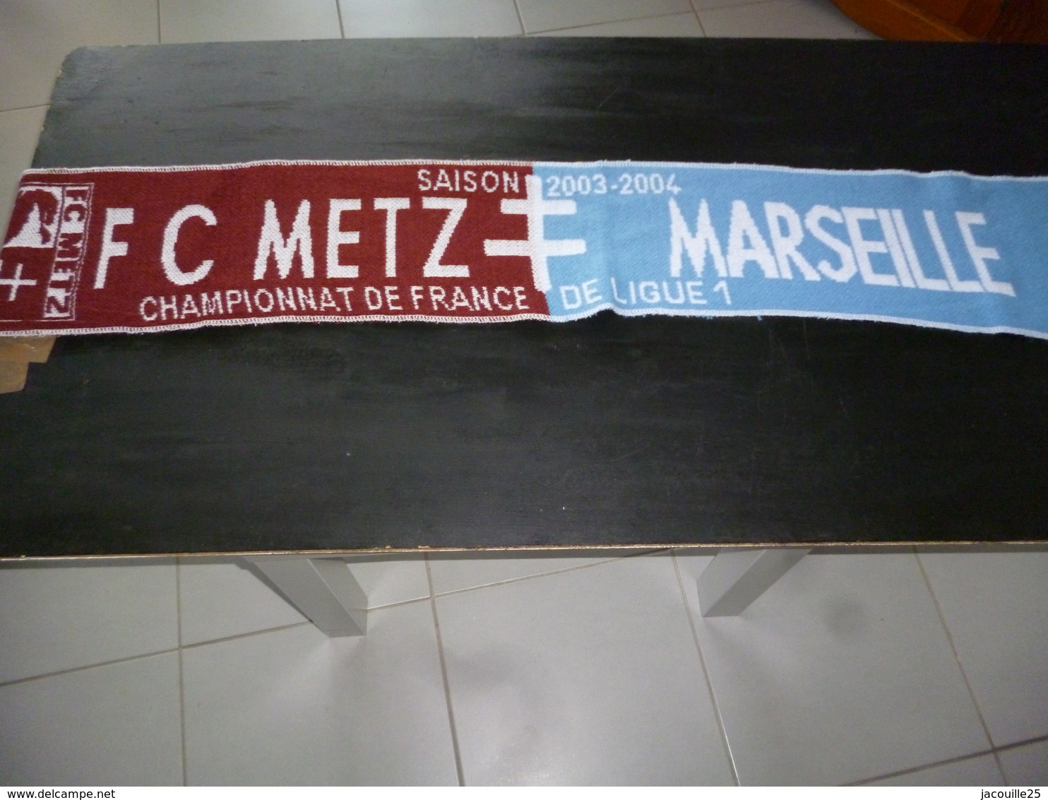 ECHARPE  FOOT 197F 203F FOOTBALL FCM METZ OM OLYMPIQUE MARSEILLE CHAMPIONNAT 2003 / 2004  COLLECTOR - Autres & Non Classés