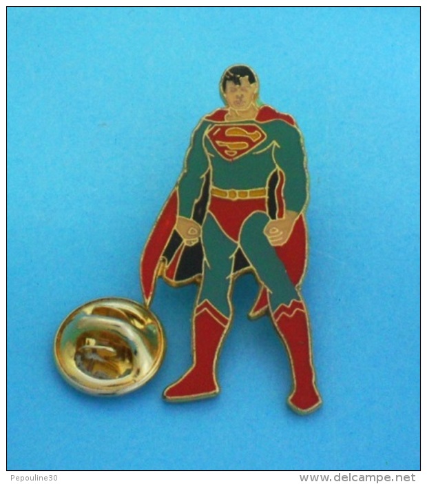 1 PIN'S  //    ** SUPERMAN  / CLARK  JOSEPH  KENT // NÉ SUR KRYPTON / NOMMÉ KAL-EL ** - Comics