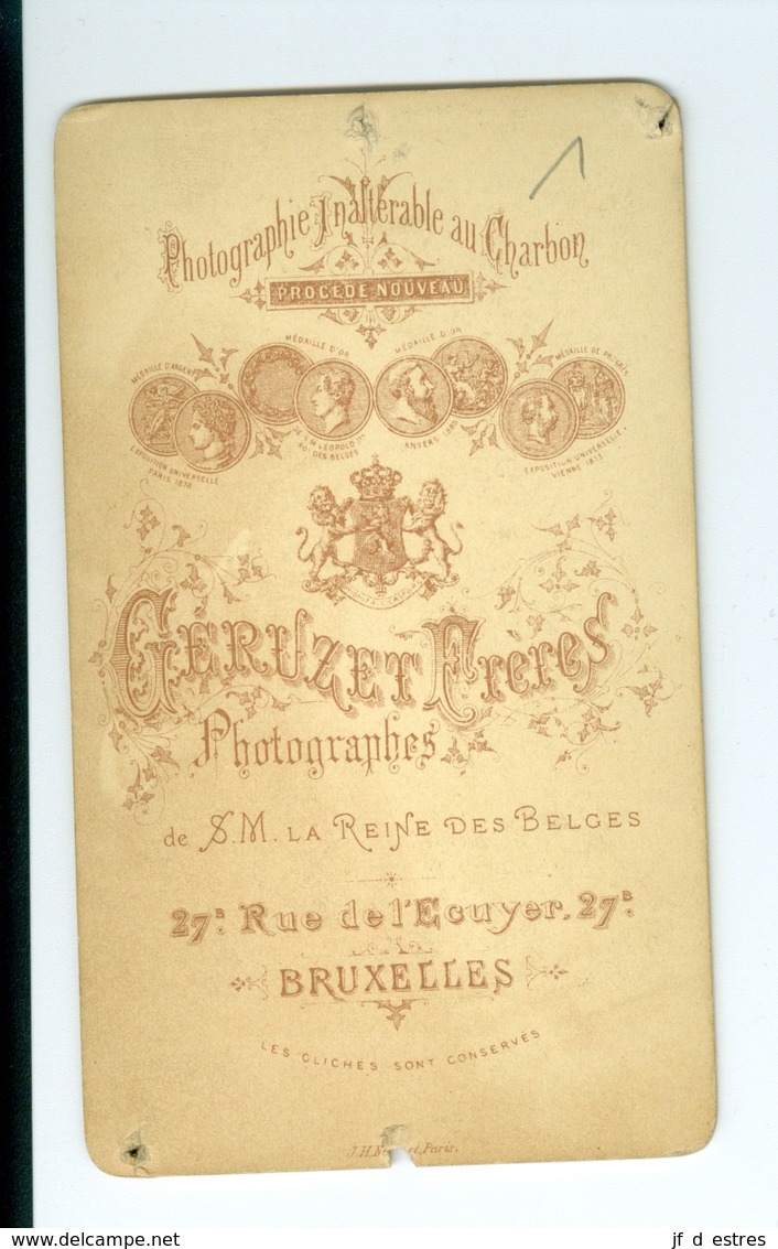 Photos Format Disderi Jeunes Femmes "Maggie" Ou "Darling Maggy" + Autre Bruxelles Vers 1890 Geruzet Abîmées - Personnes Identifiées