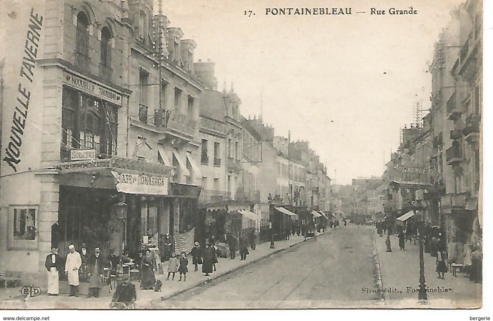 77    Fontainebleau      Rue Grande    (animations) - Fontainebleau