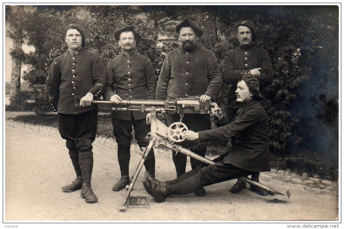 Groupe De Soldats Du 92ème Régiment Avec Mitrailleuse Lourde - Carte-photo Non Située - Guerra 1914-18