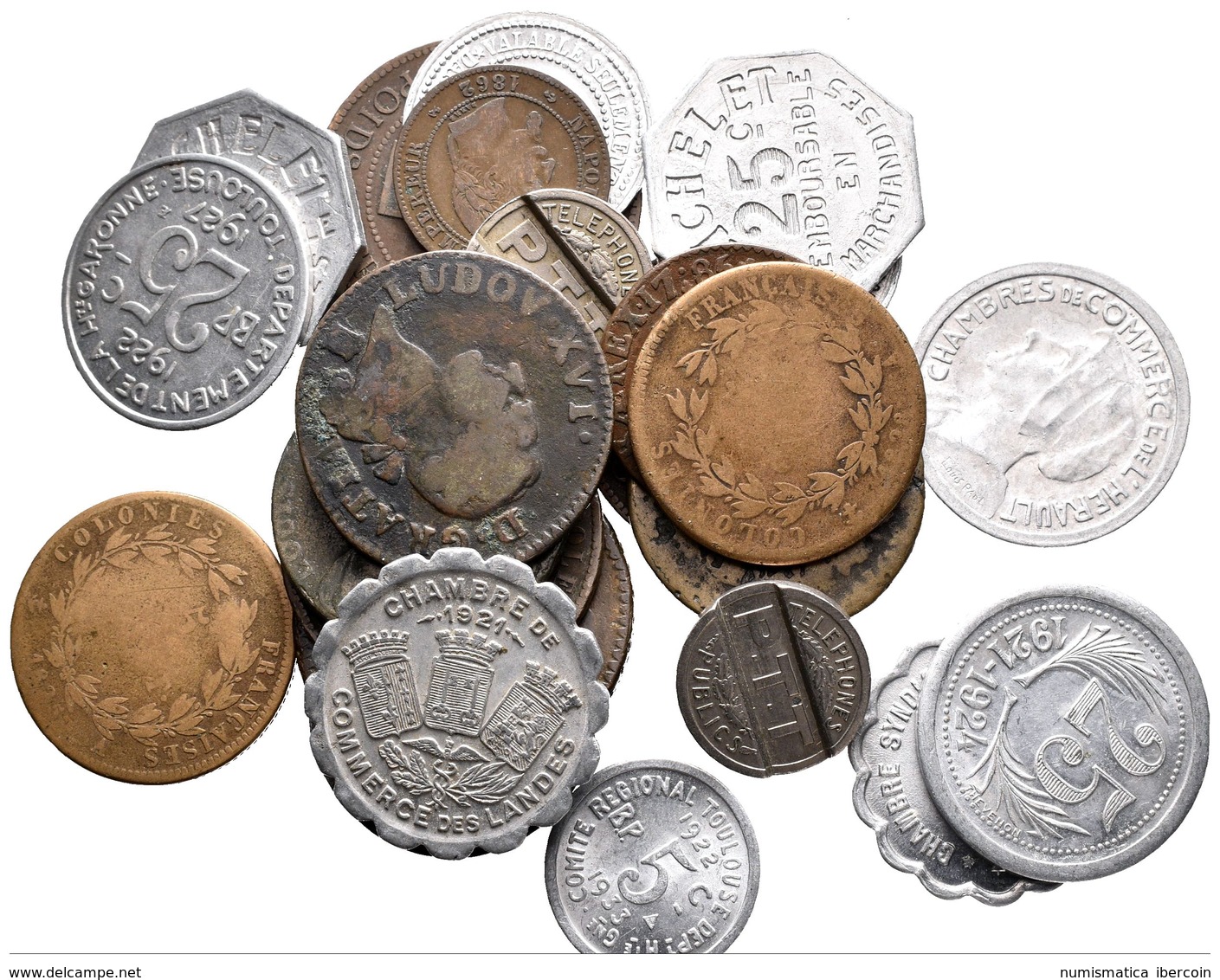 FRANCIA. Lote Compuesto Por 30 Monedas: 16 Cobres De Varios Periodos Y 14 Tokens En Diferentes Metales. A EXAMINAR. - Other & Unclassified