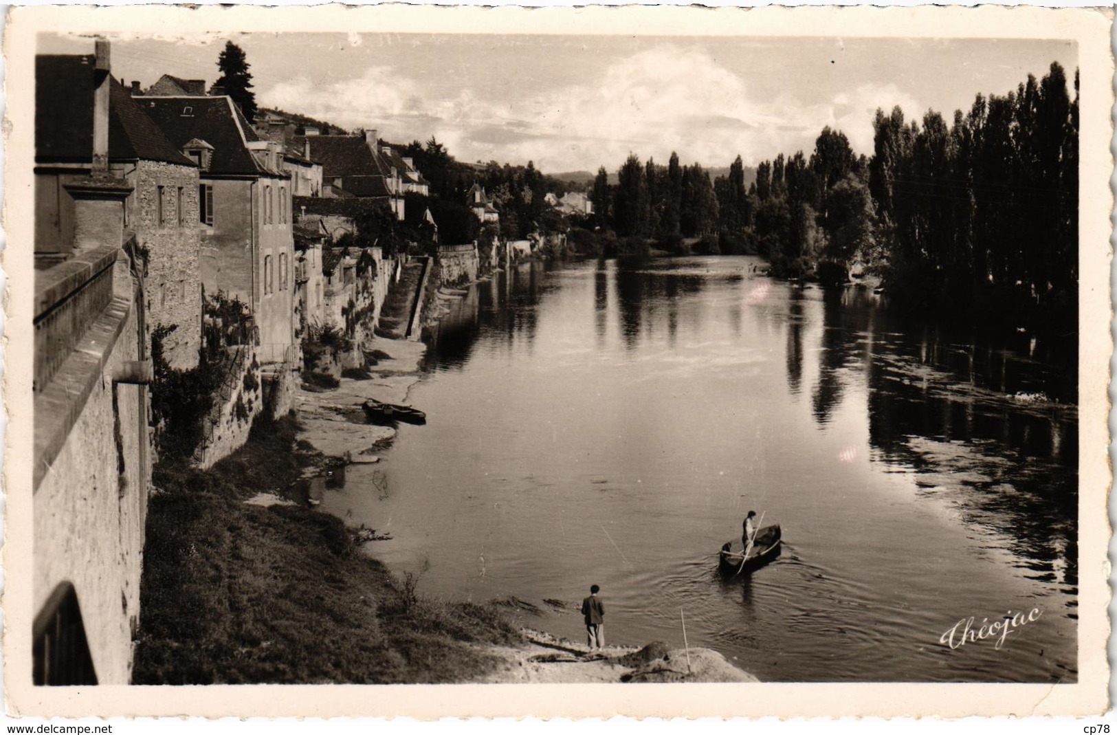 LE BUGUE (24) Les Quais Vus Du Pont - Très Bon état - Belle Carte Postée - Autres & Non Classés