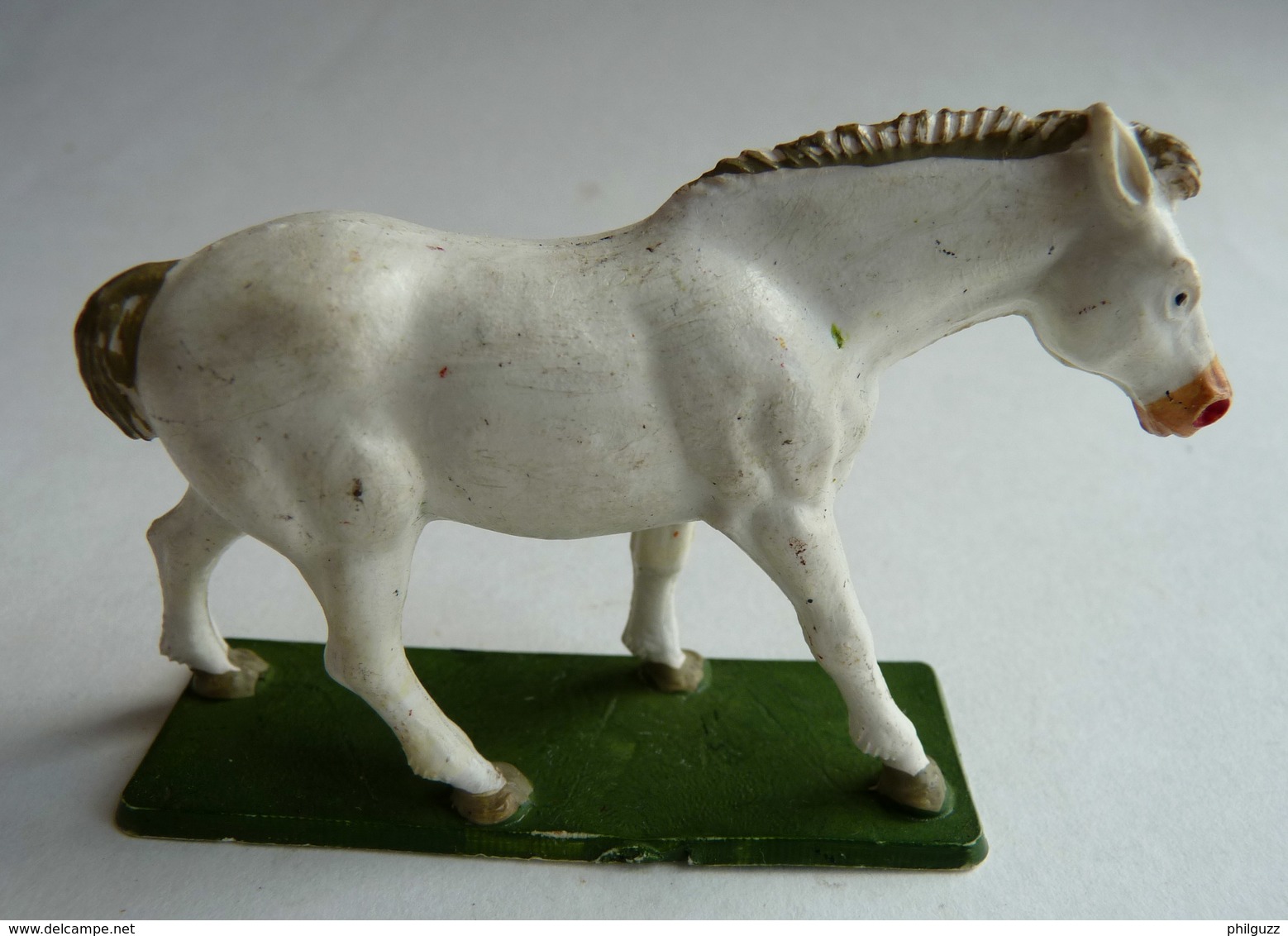 FIGURINE STARLUX  - ANIMAUX ANIMAL DE LA FERME - 1977 2541 CHEVAL TETE DROITE BLANC  Pas Clairet - Starlux