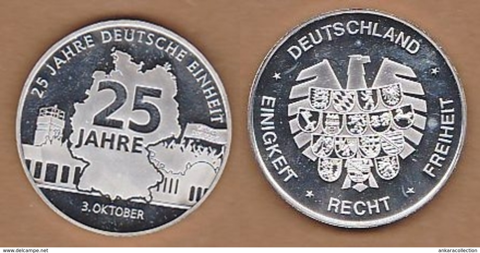 AC - 25 JAHRE DEUTSCHE EINHEITT 3 OKTOBER DEUTSCHLAND EINIGKEIT RECHT FREIHEIT 25 YEARS OF GERMAN UNITY MEDAL - MEDALLIO - Profesionales/De Sociedad