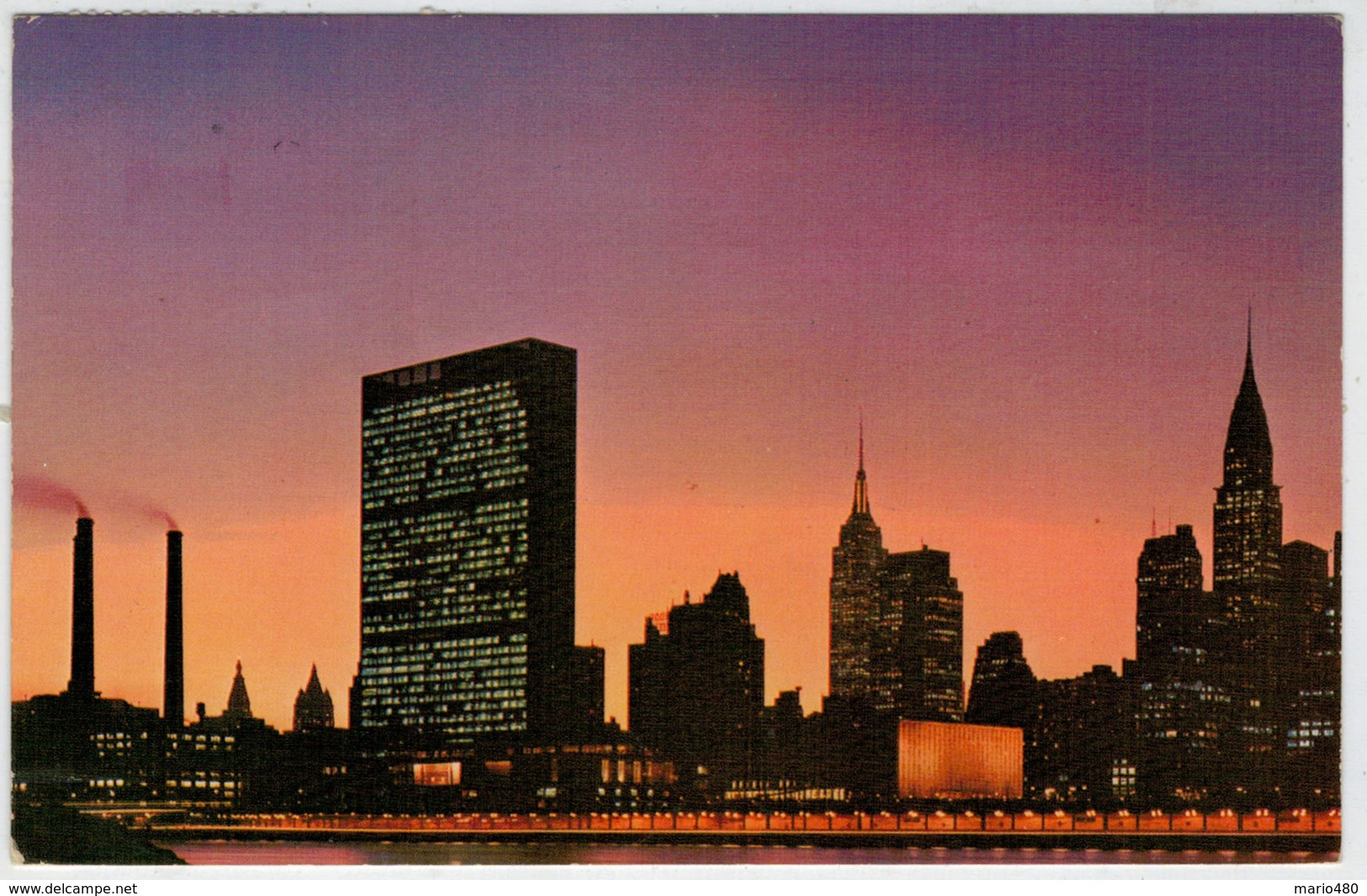 NEW  YORK  CITY    UNITED  NATIONS BUILDING  AT  NIGHT      2  SCAN (VIAGGIATA) - Altri Monumenti, Edifici