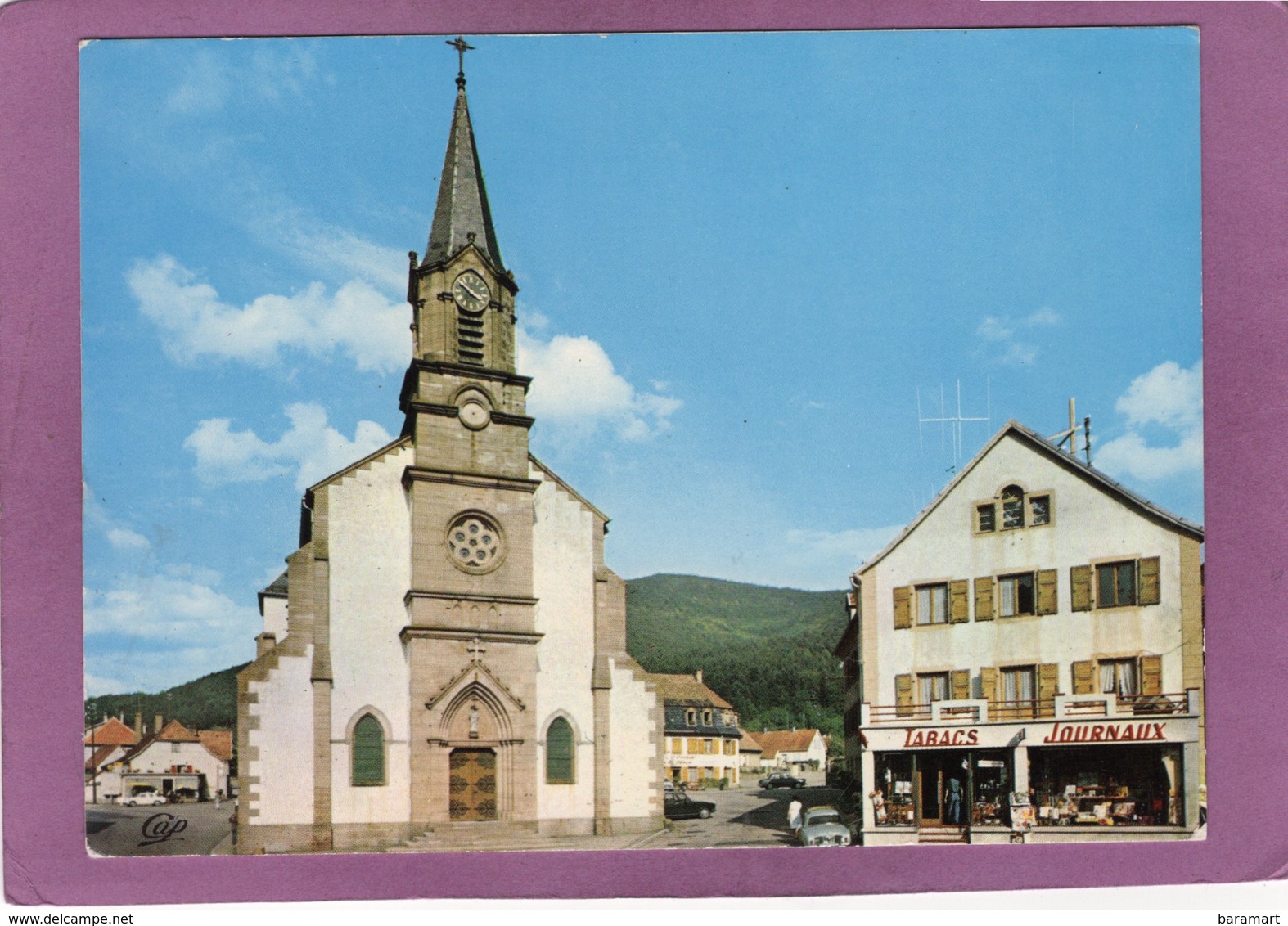 67 ROTHAU Place Du Marché Dans Le Fond La Montagne Du Struthof  Bureau DeTabac Journaux - Rothau