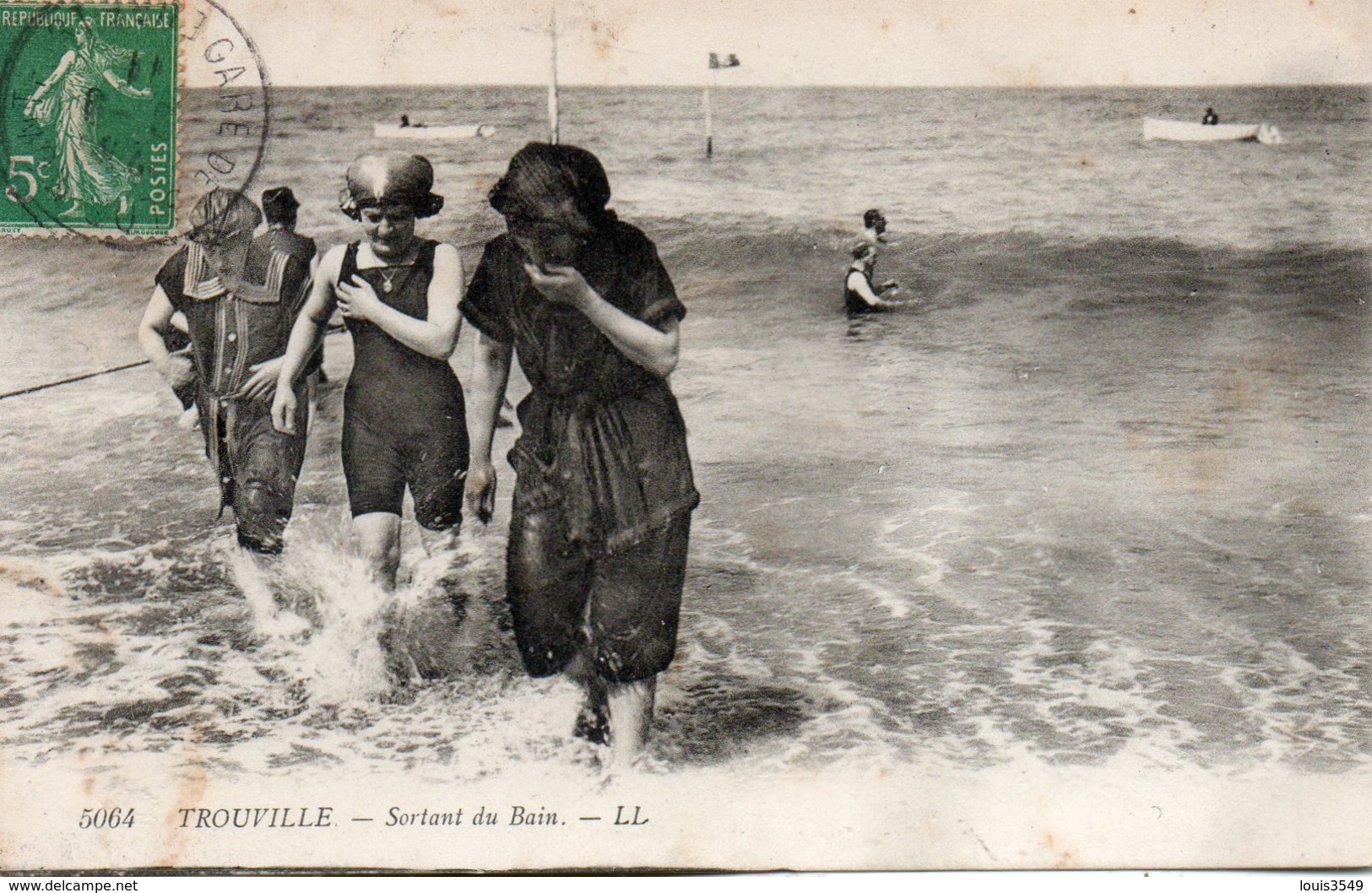 Trouville -   Sortant  Du  Bain. - Trouville