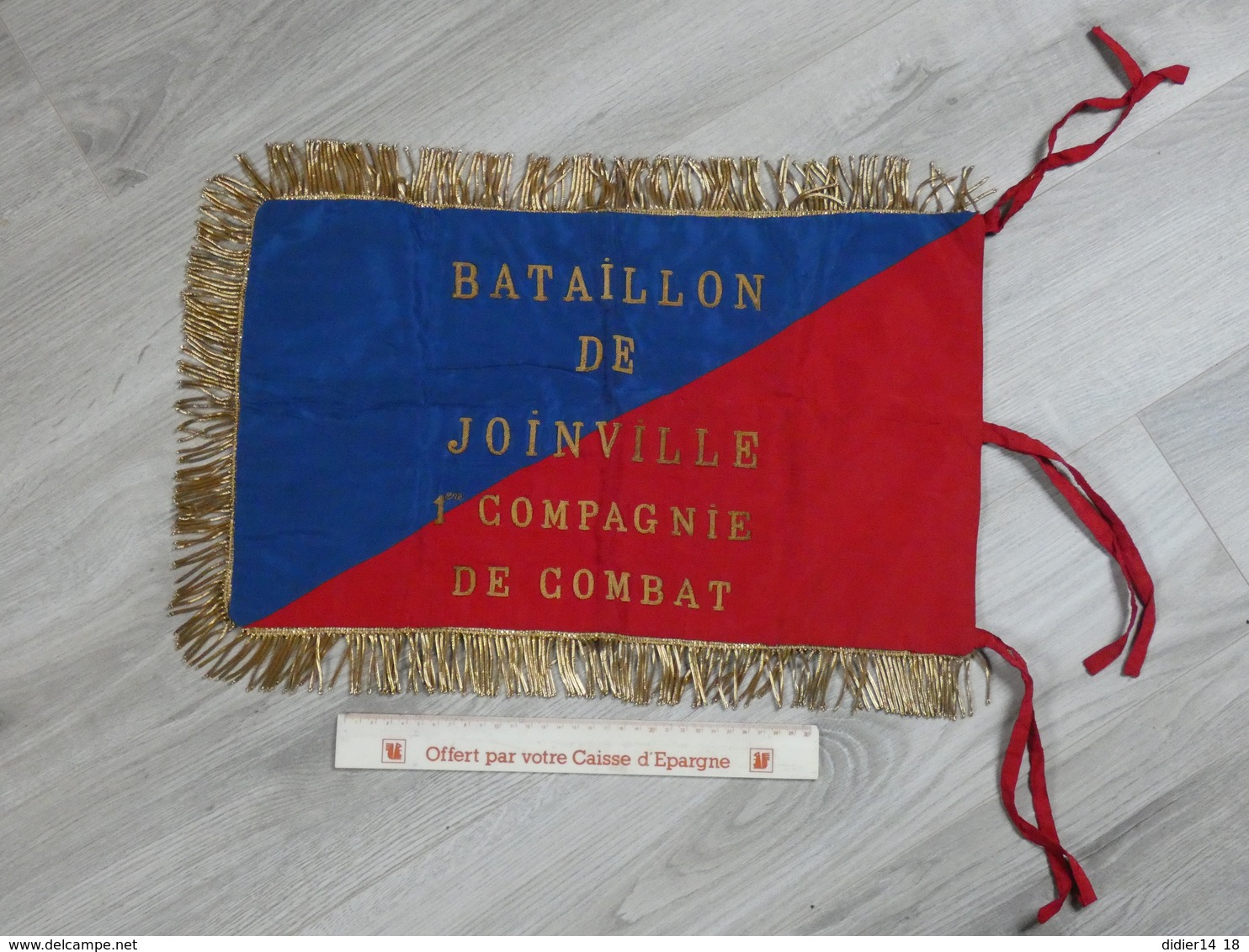 FANION BATAILLON DE JOINVILLE. 1ére Cie DE COMBAT. BRODE CANETILLE EXCELLENT ETAT. 50X30CM - Drapeaux