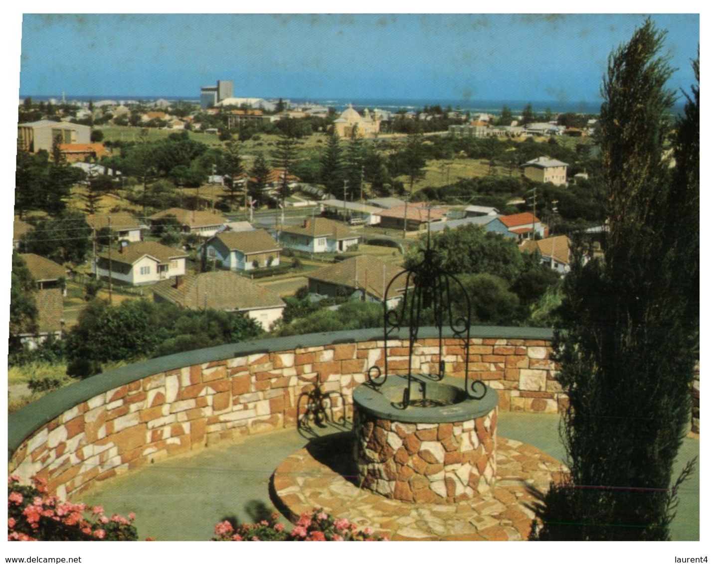 (120) Australia - WA - Geraldton Wishing Well - Geraldton