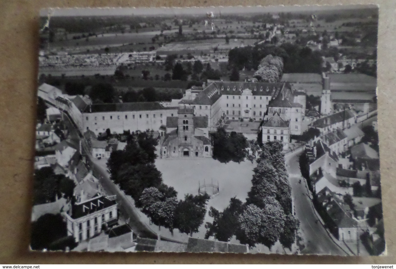 YZEURE - Place De L'Eglise Et Institut Agricole - Vue Aérienne ( 03 Allier ) - Autres & Non Classés