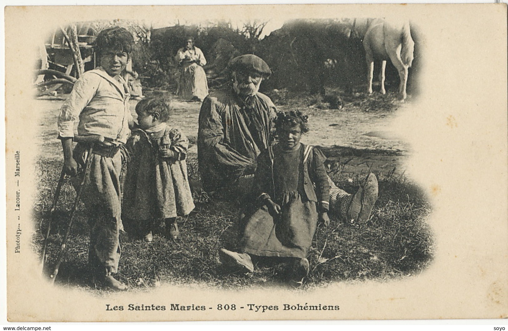 Types Bohemiens Tziganes Romanichels Gypsies Saintes Maries De La Mer - Europe