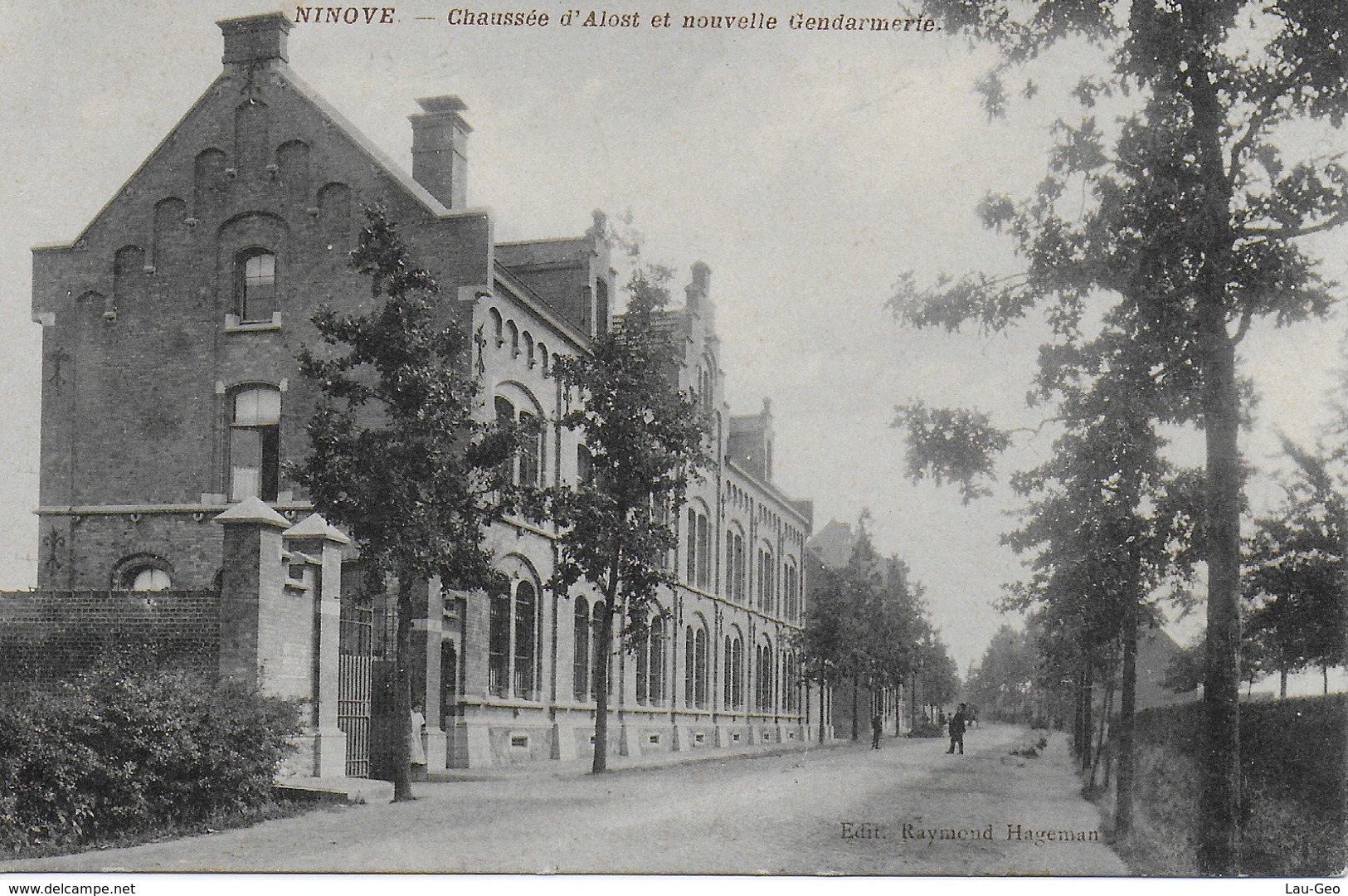 Ninove. Chaussée D'Alost Et Nouvelle Gendarmerie. - Ninove