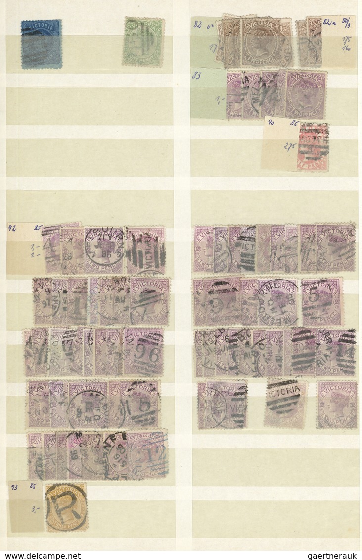 Australien: 1860's-1990 Ca.: Collections Of Mint And Used Stamps From Australia, New Zealand And Pac - Cartas & Documentos