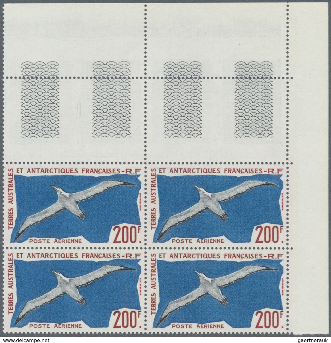 Französische Gebiete In Der Antarktis: 1959, Albatross Airmail Stamp 200fr. In A Lot With 25 Stamps - Lettres & Documents