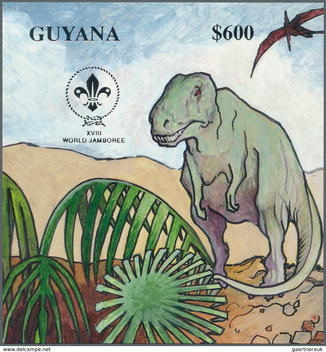 Guyana: 1992/1994, accumulation with GOLD and SILVER stamps, sheetlets of four and miniature sheets