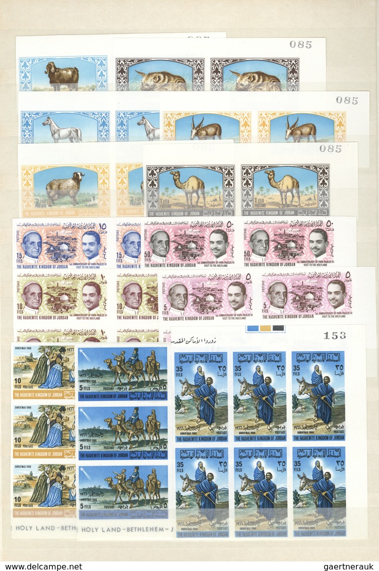 Jordanien: 1930/1965 (ca.), Comprehensive Accumulation On Stocksheets From A Nice Section 1930s/1950 - Jordanie