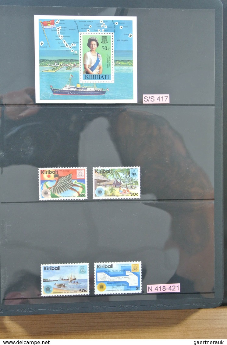 Kiribati (Gilbert-Inseln): 1979-2008. Apparently complete, MNH collection Kiribati 1979-2008 in 2 al